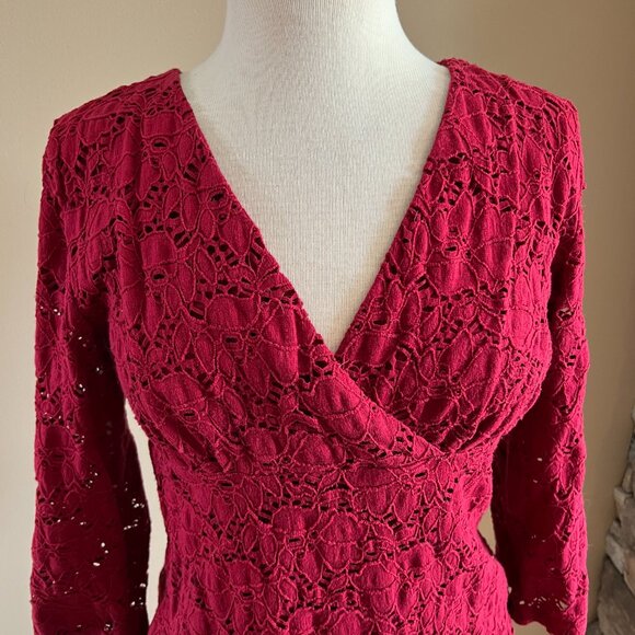INC International Concepts crimson red lace long sleeve v-neck size M - Picture 2 of 6